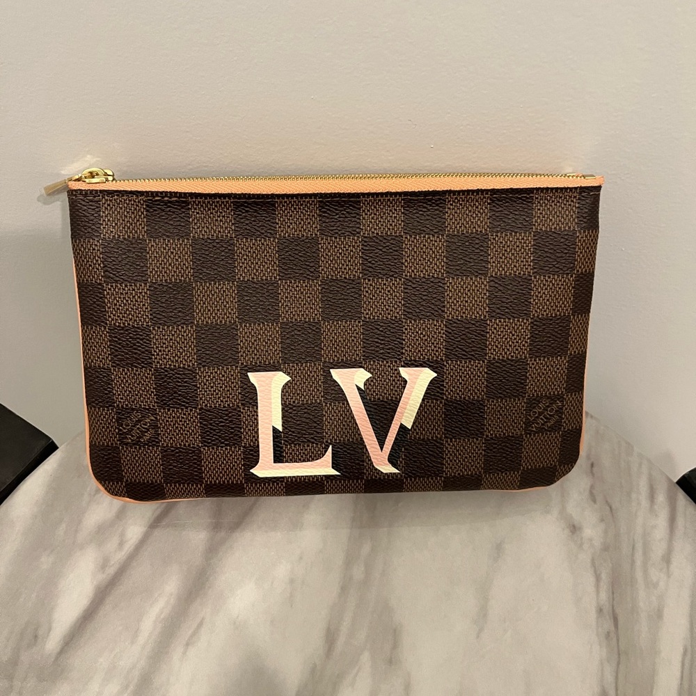 Louis Vuitton crossbody / clutch